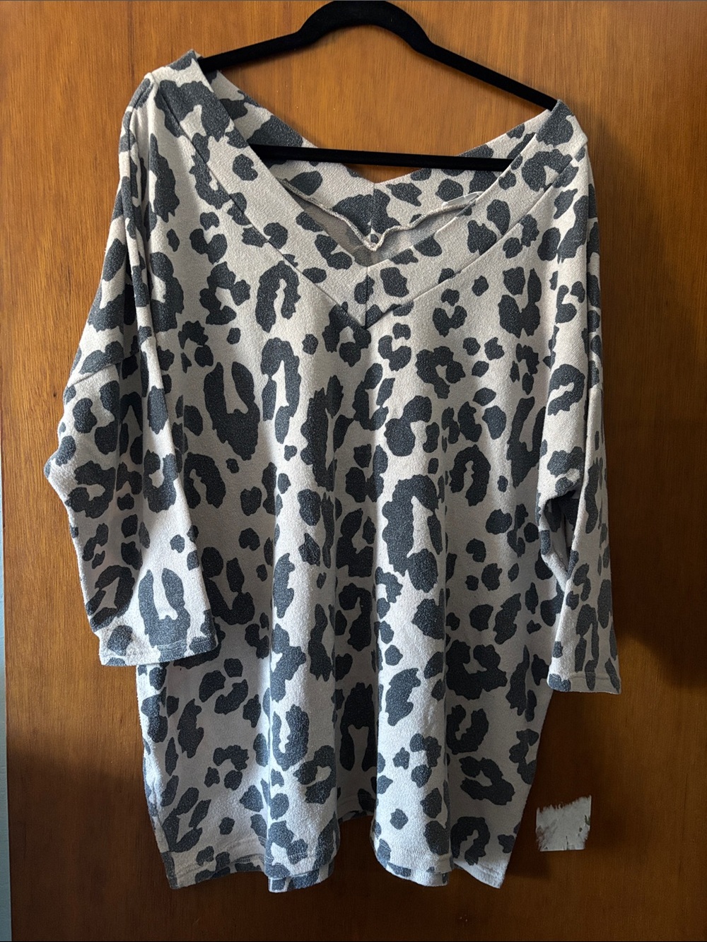 Reb&J V-Neck Animal Print Tunic Top - Gray & White